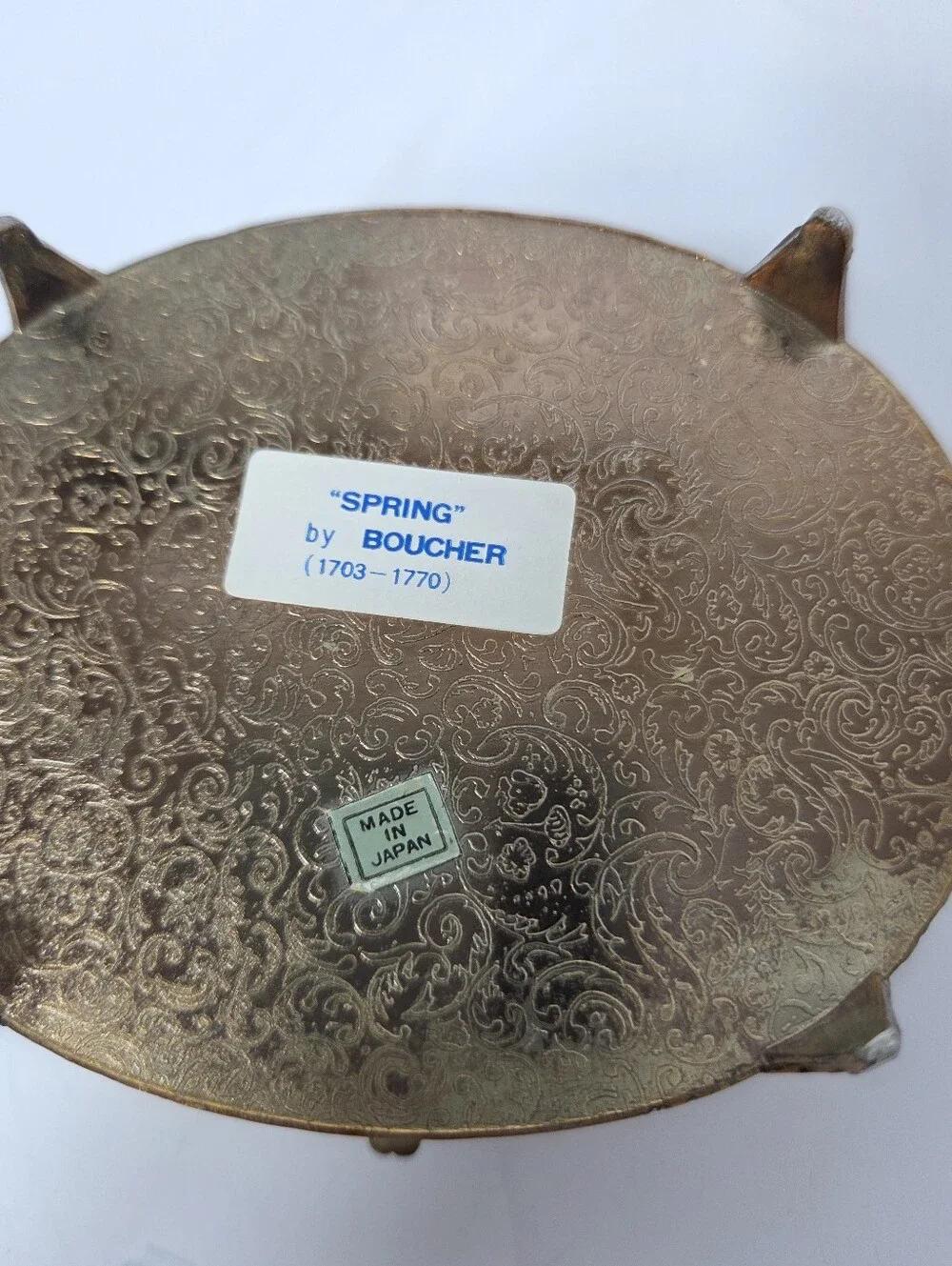 Boucher decorative oval